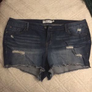 Torrid denim jean shorts size 20